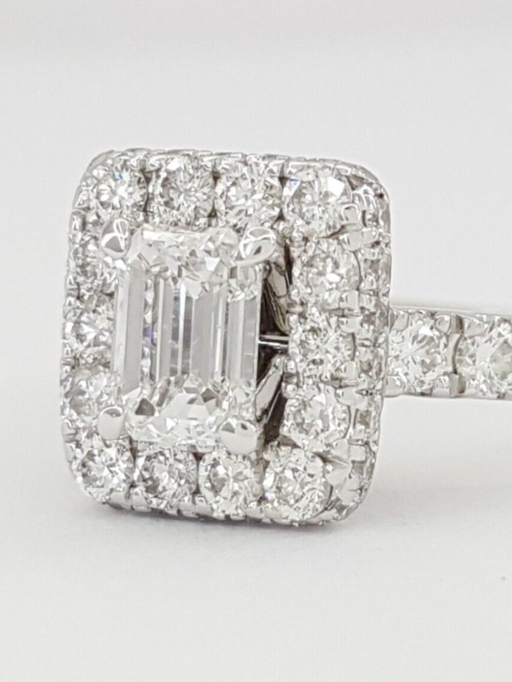 Neil Lane 14K 1.5CT Diamond Engagement Ring